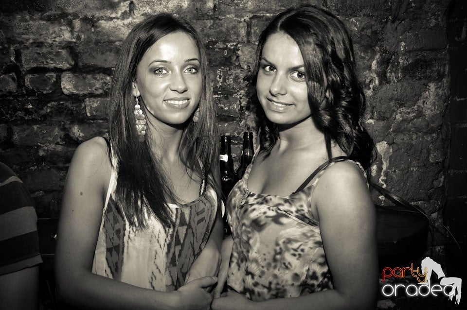 Student Party în Escape Club, 