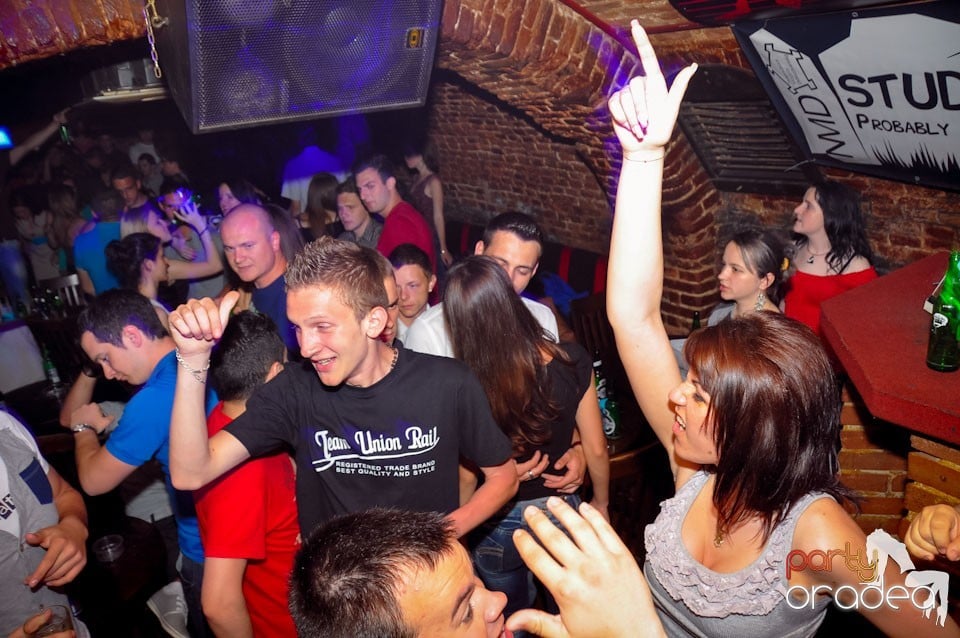 Student Party în Escape Club, 