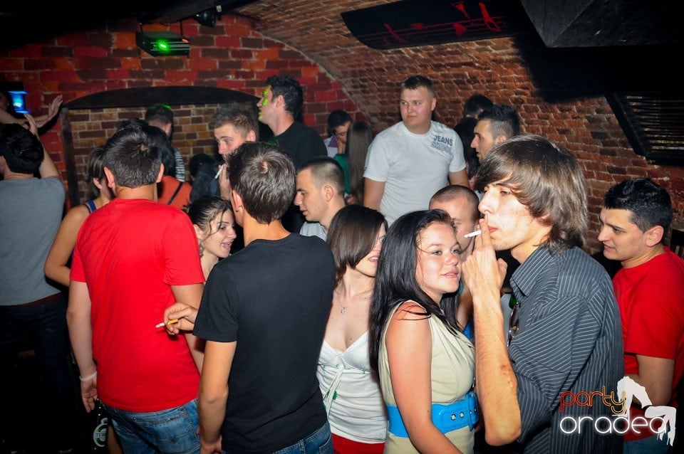 Student Party în Escape Club, 