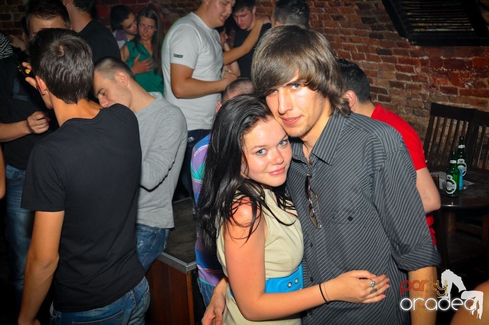 Student Party în Escape Club, 