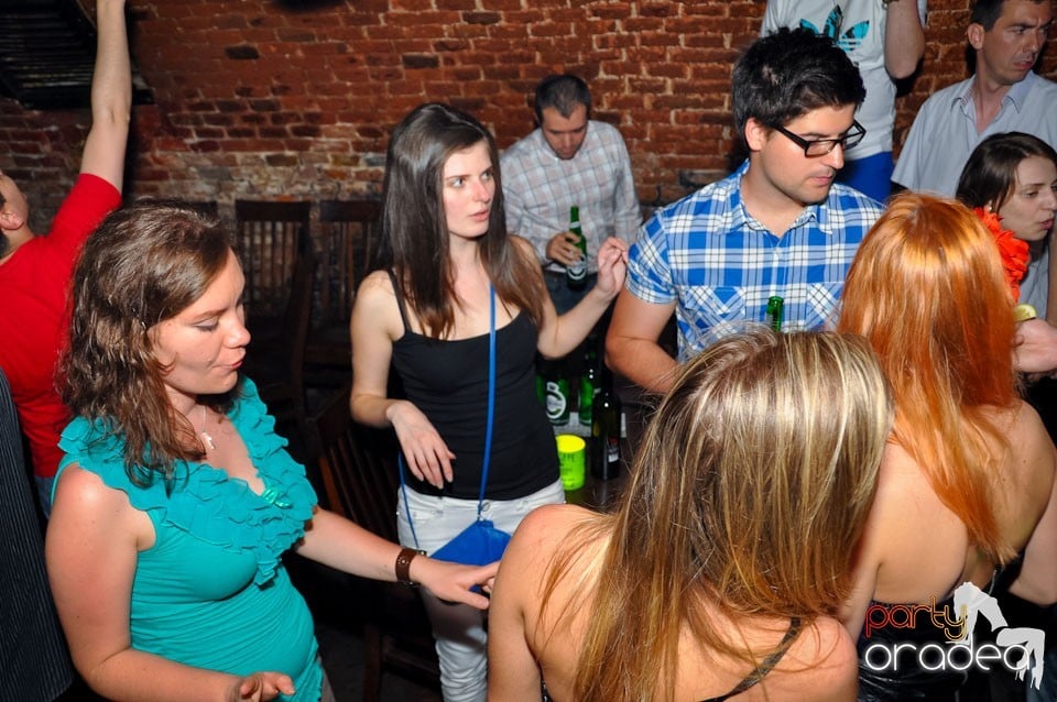 Student Party în Escape Club, 