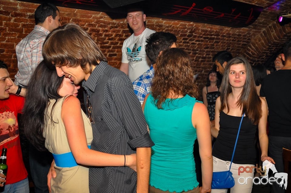 Student Party în Escape Club, 