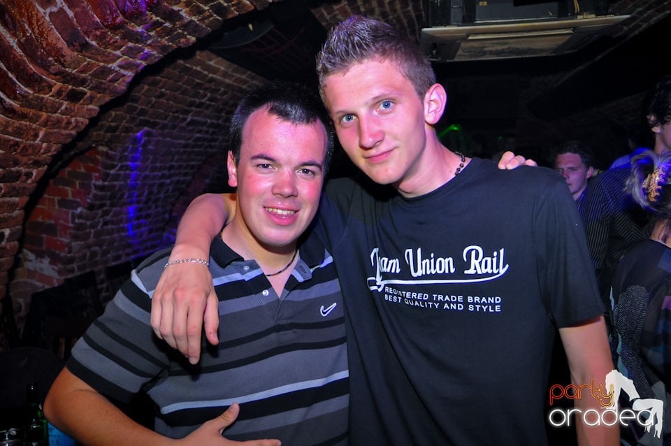 Student Party în Escape Club, 