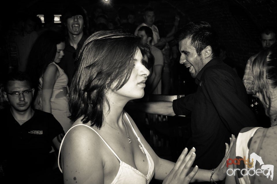 Student Party în Escape Club, 