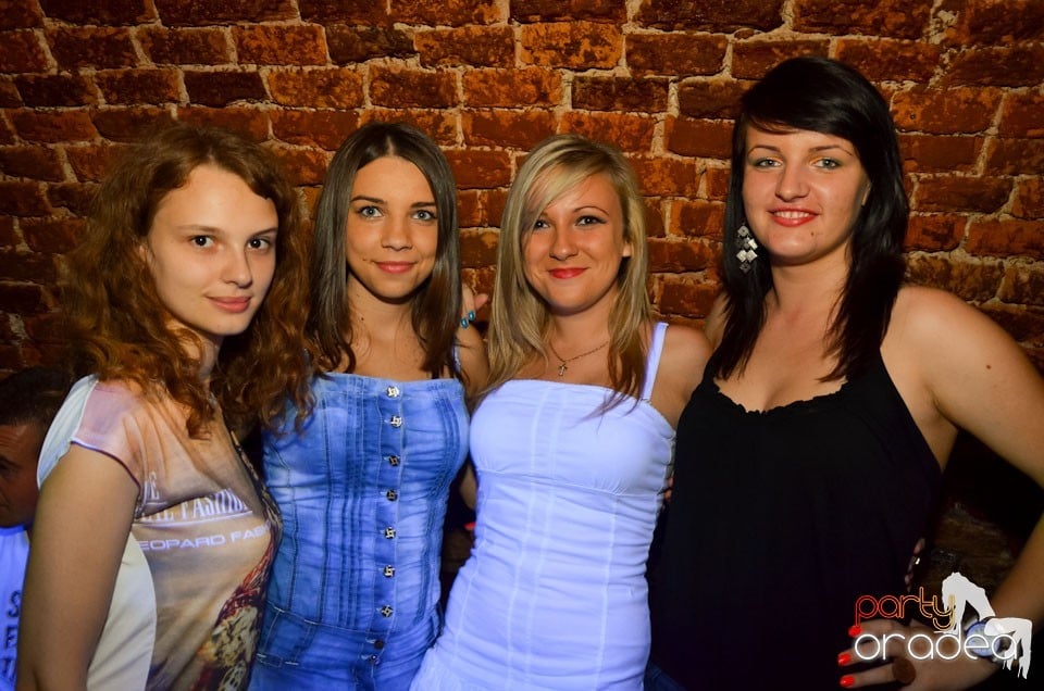 Student Party în Escape, 