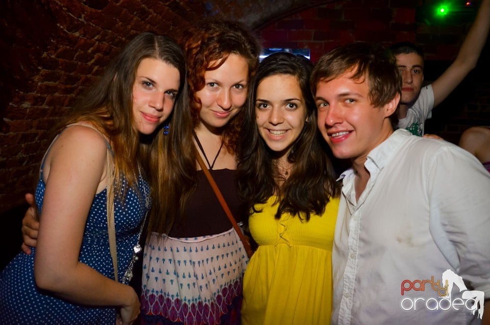 Student Party în Escape, 