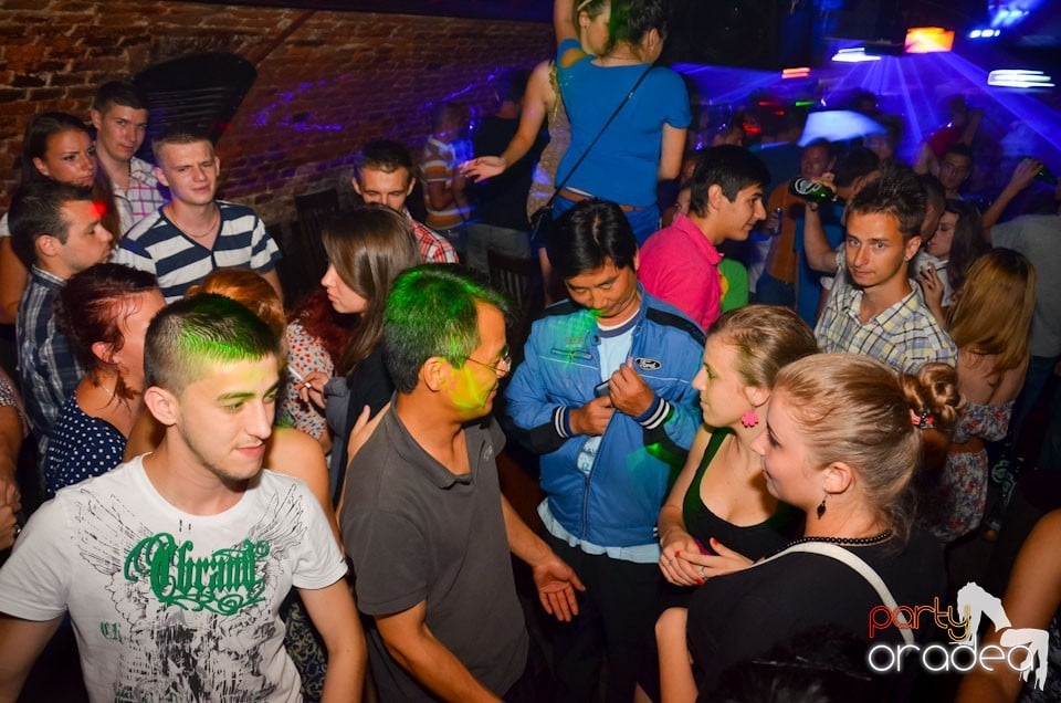 Student Party în Escape, 