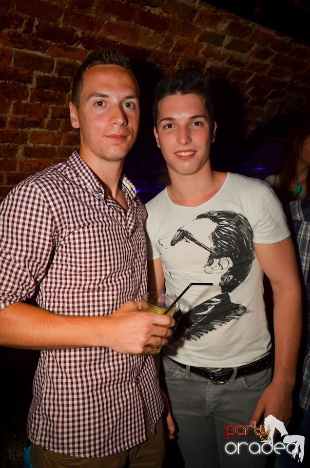 Student Party în Escape, 