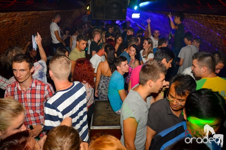 Student Party în Escape, 