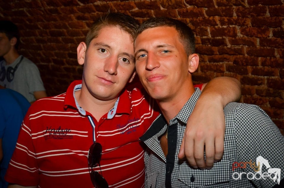 Student Party în Escape, 