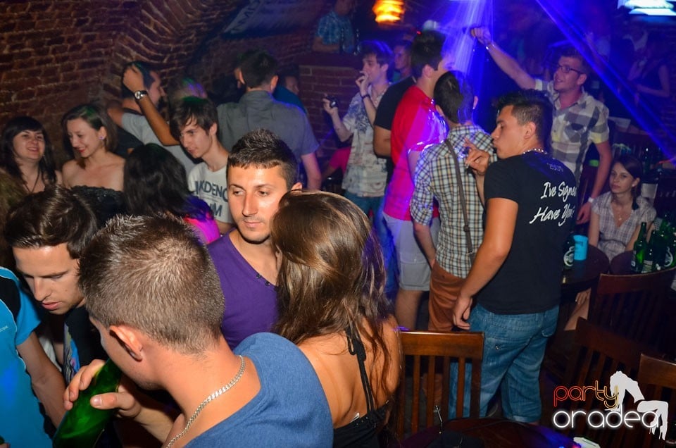 Student Party în Escape, 