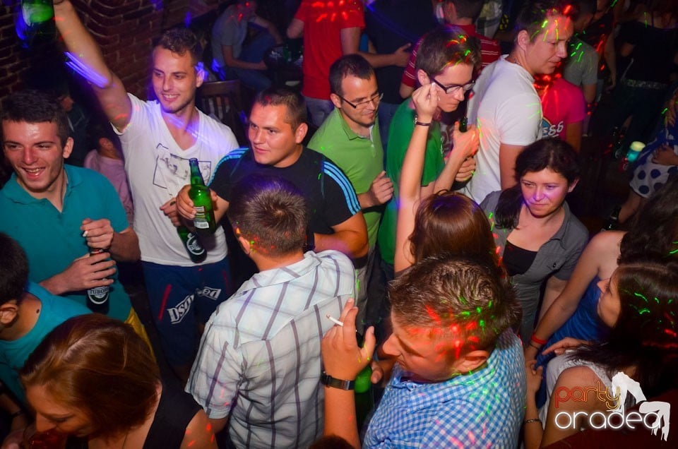 Student Party în Escape, 