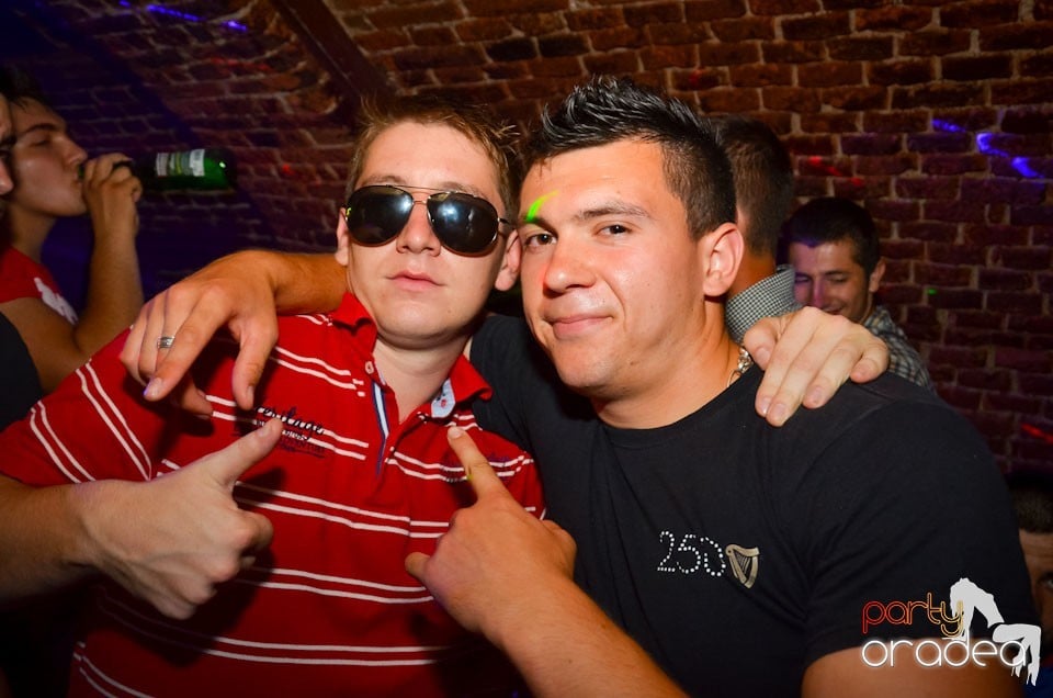 Student Party în Escape, 