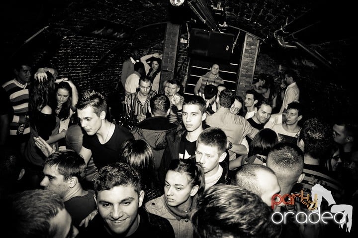 Student Party în Escape, 