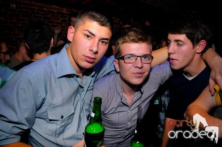 Student Party în Escape, 