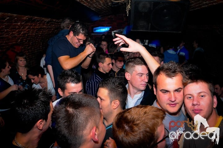 Student Party în Escape, 