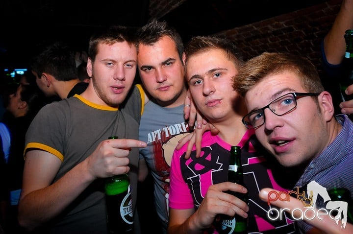 Student Party în Escape, 