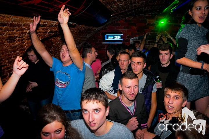 Student Party în Escape, 