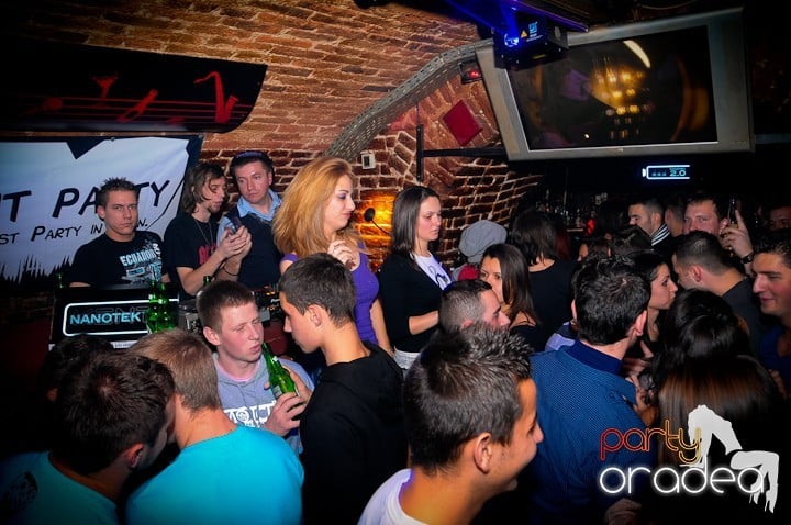 Student Party în Escape, 