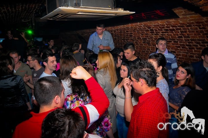 Student Party în Escape, 