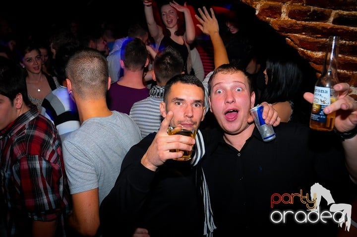 Student Party în Escape, 