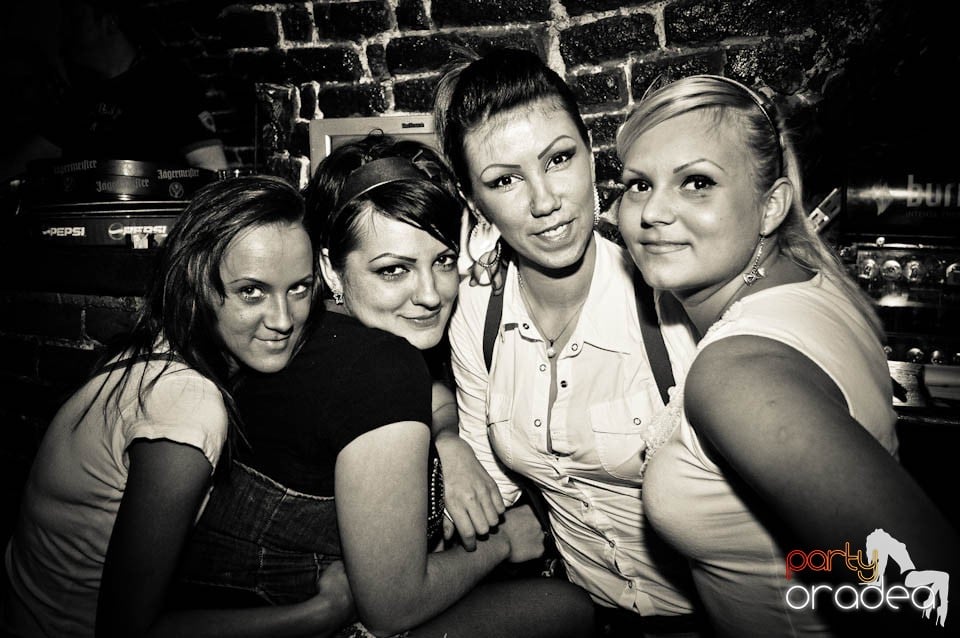 Student Party în Escape, 