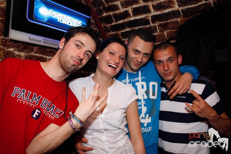 Student Party în Escape, 