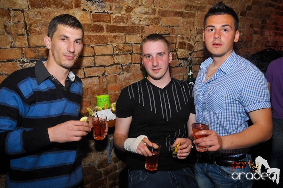 Student Party în Escape, 