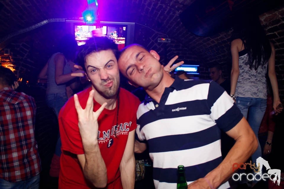 Student Party în Escape, 