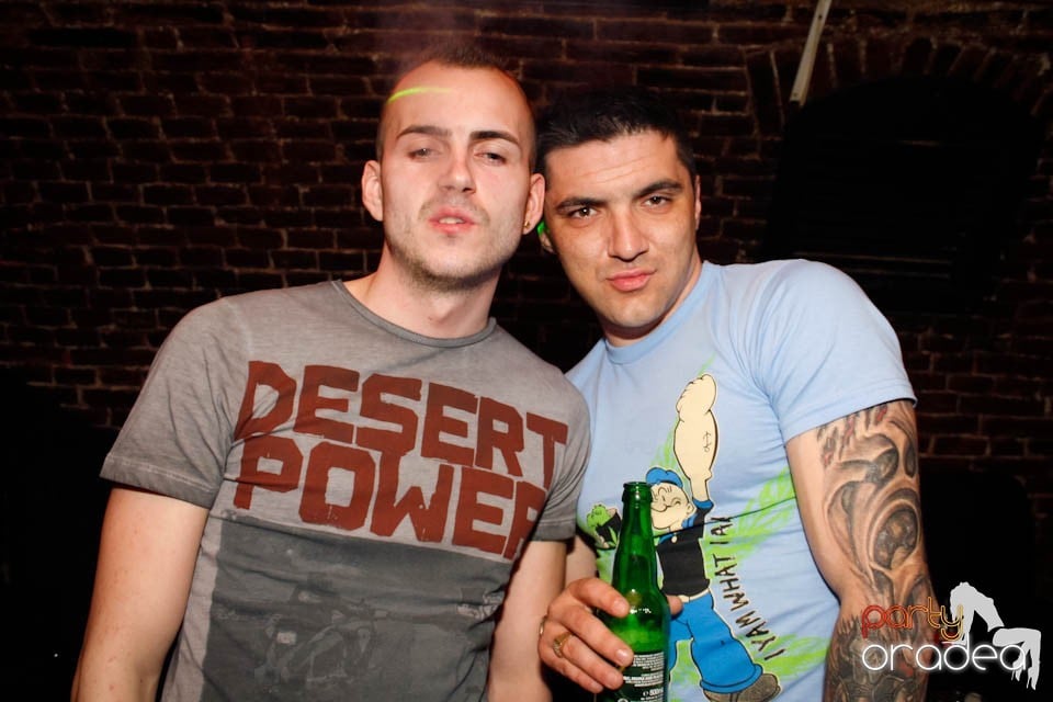 Student Party în Escape, 