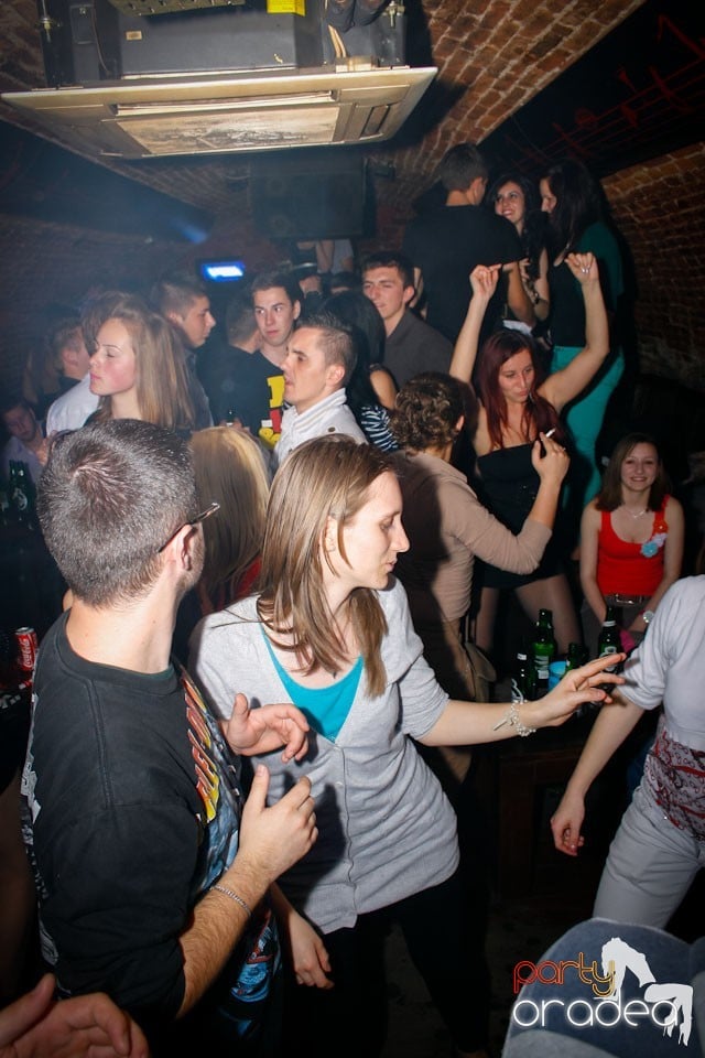 Student Party marca NMD în Escape, 