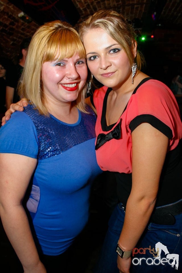 Student Party marca NMD în Escape, 