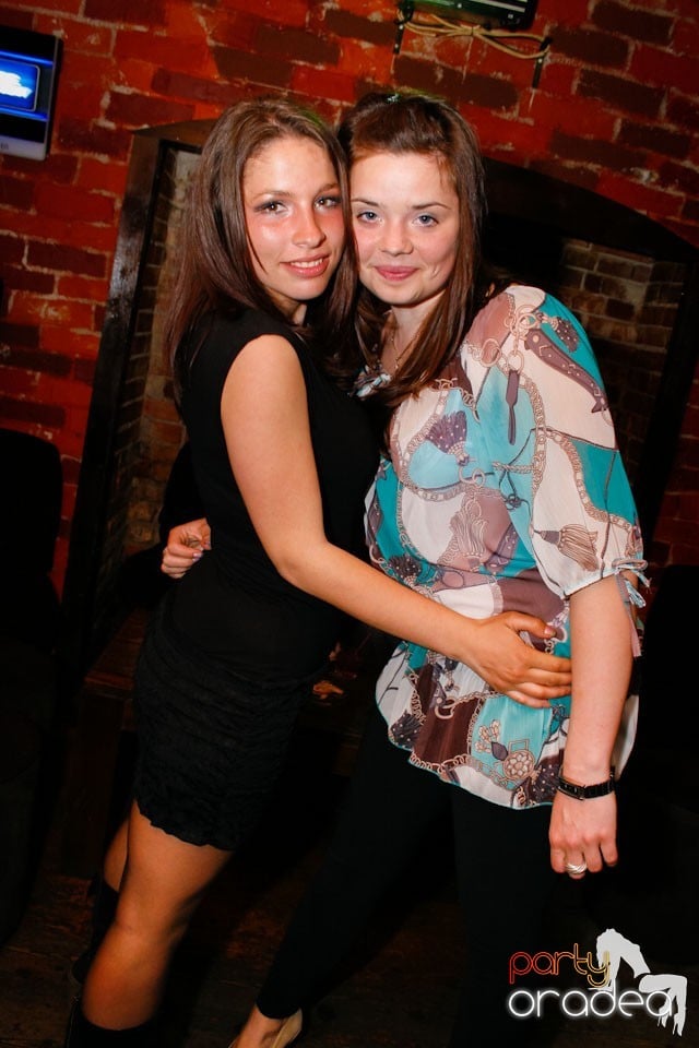 Student Party marca NMD în Escape, 