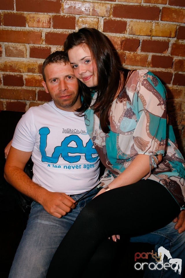 Student Party marca NMD în Escape, 