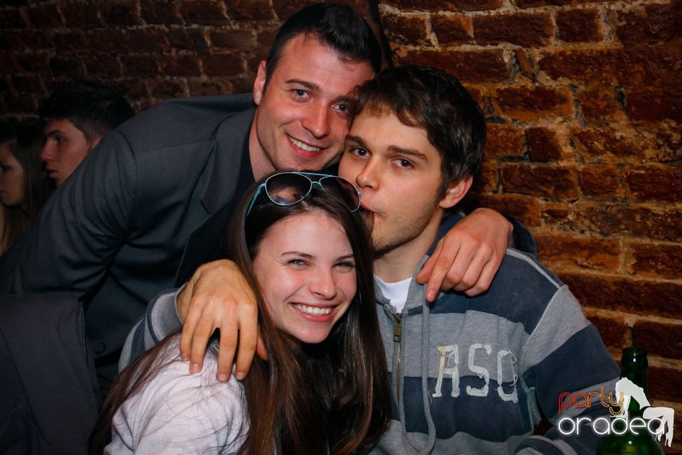 Student Party marca NMD în Escape, 