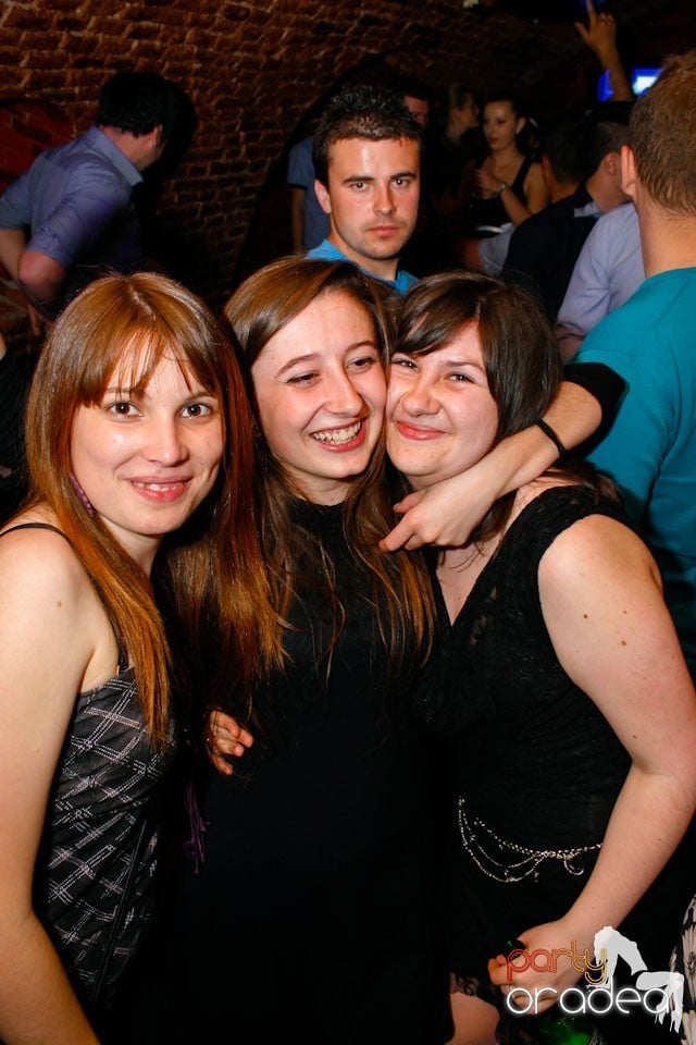 Student Party marca NMD în Escape, 