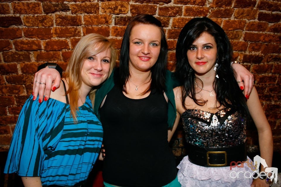 Student Party marca NMD în Escape, 