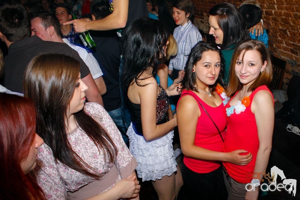 Student Party marca NMD în Escape, 