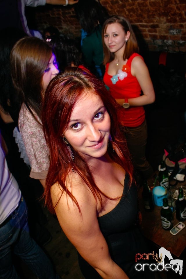 Student Party marca NMD în Escape, 