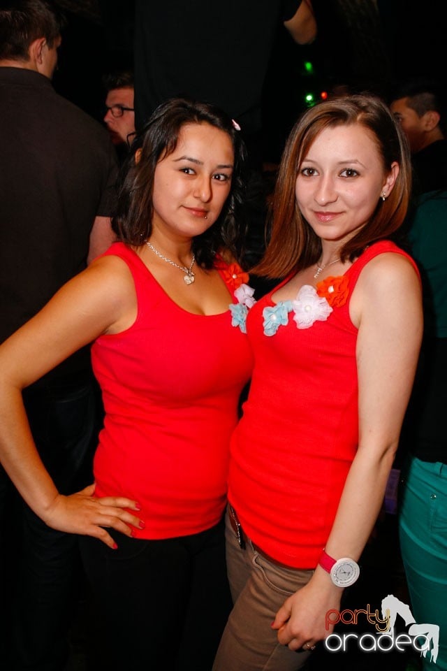 Student Party marca NMD în Escape, 