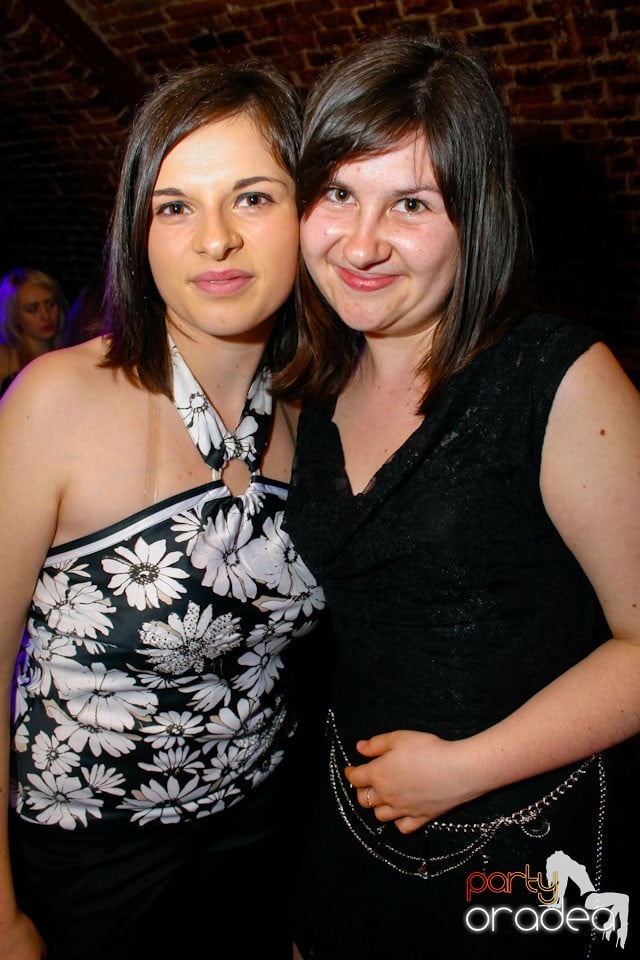 Student Party marca NMD în Escape, 