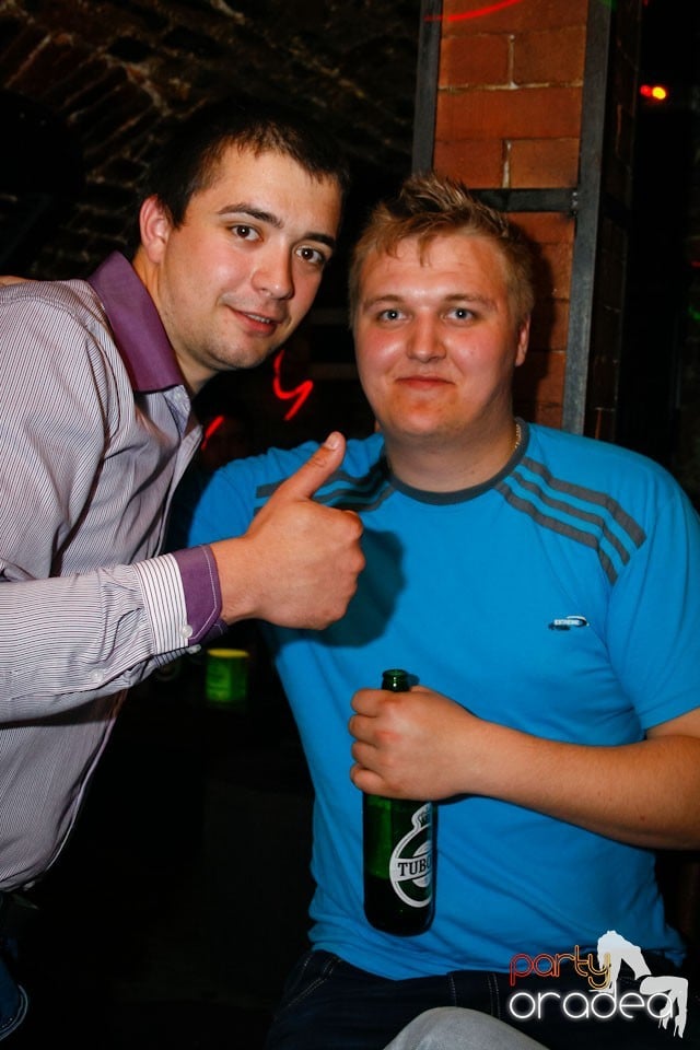 Student Party marca NMD în Escape, 