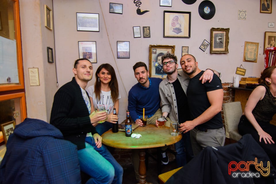 Student Party, Gekko