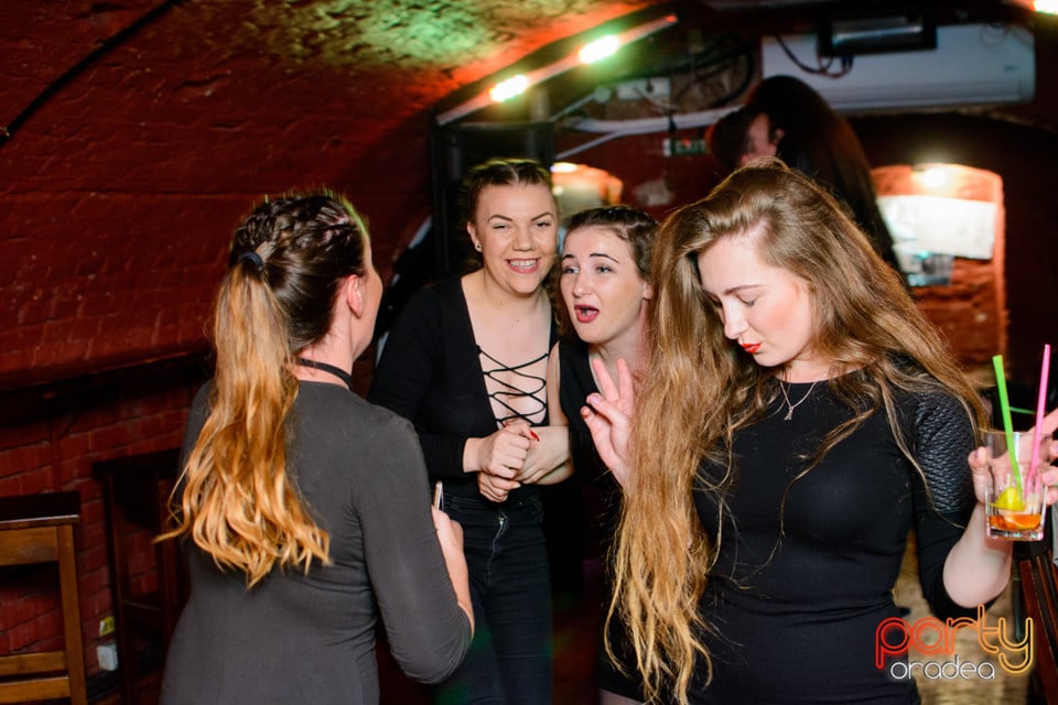 Student Party, Gekko