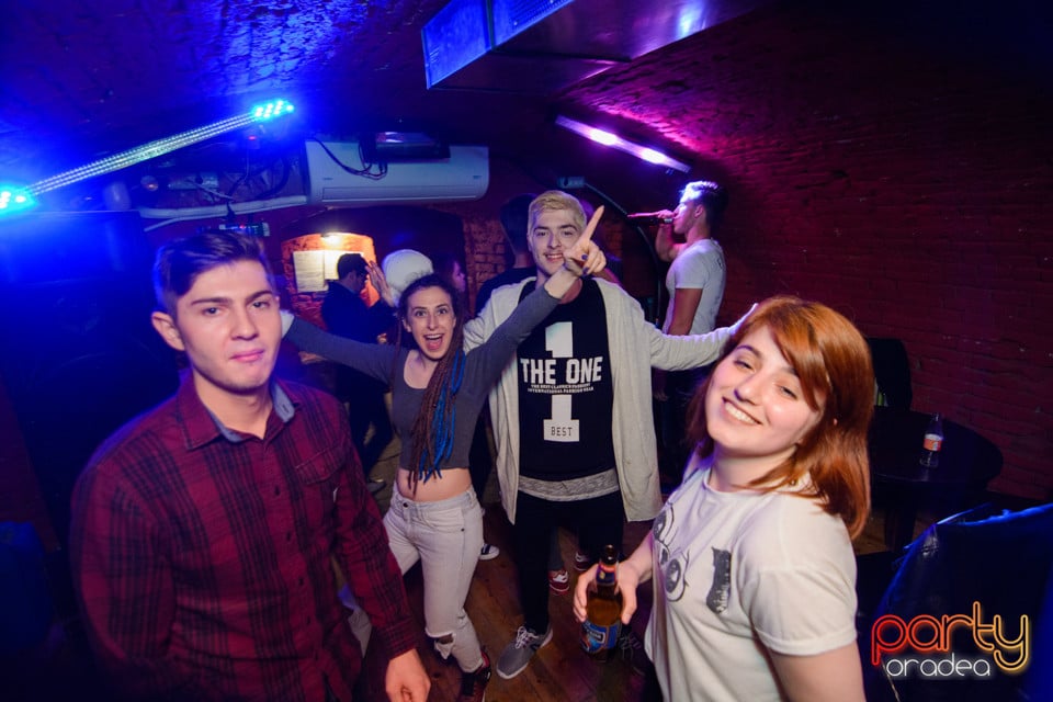 Student Party, Gekko
