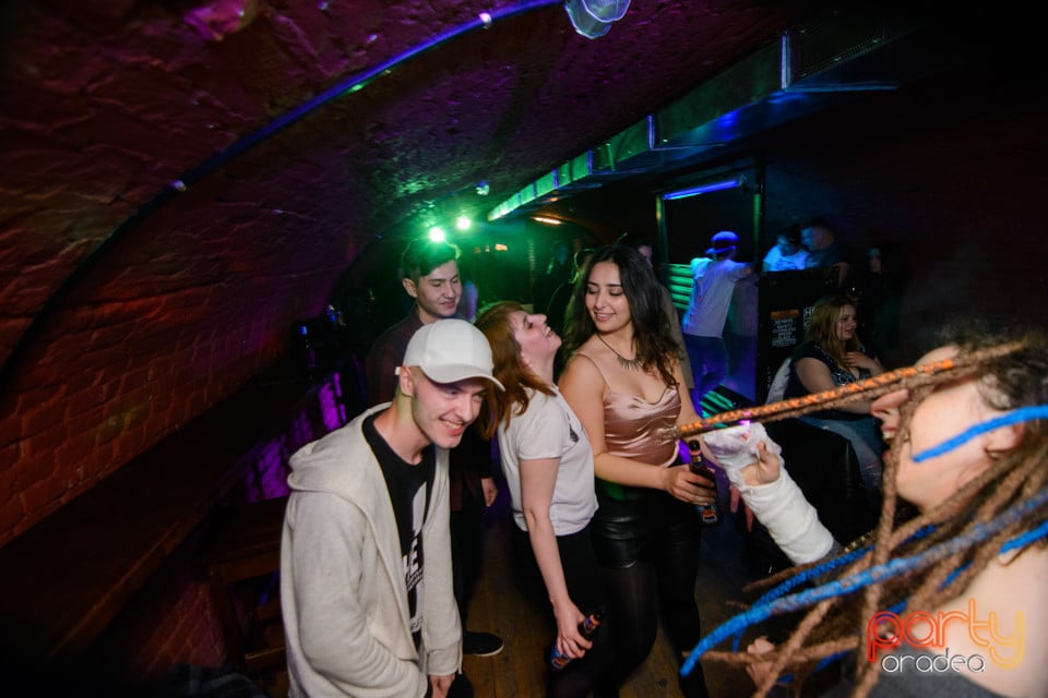 Student Party, Gekko