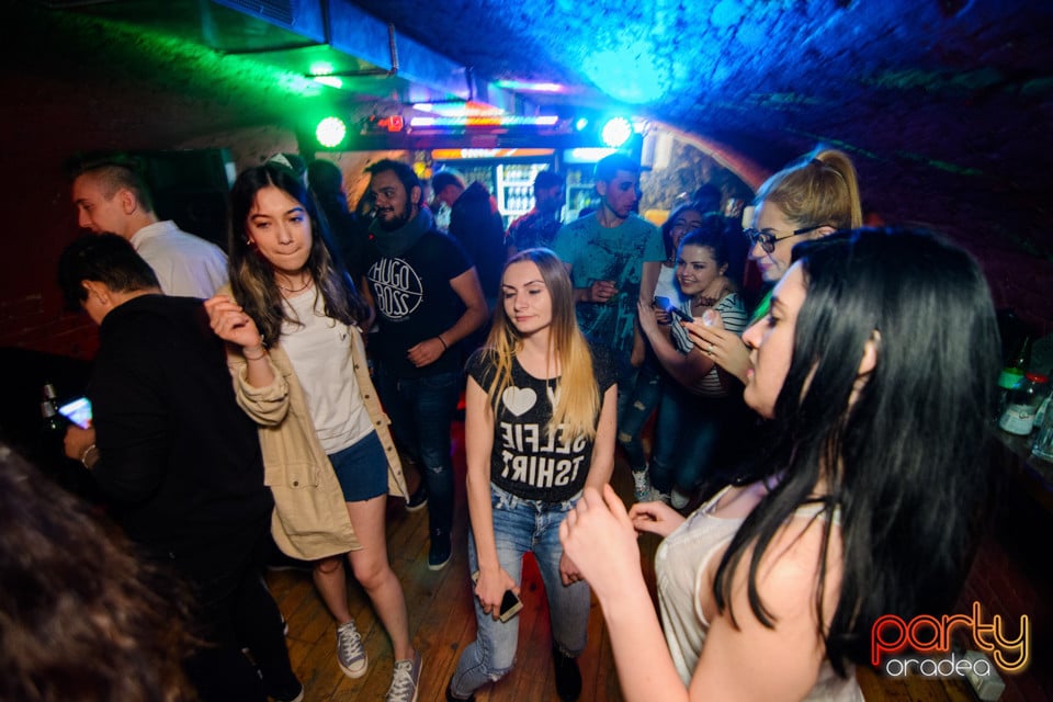 Student Party, Gekko
