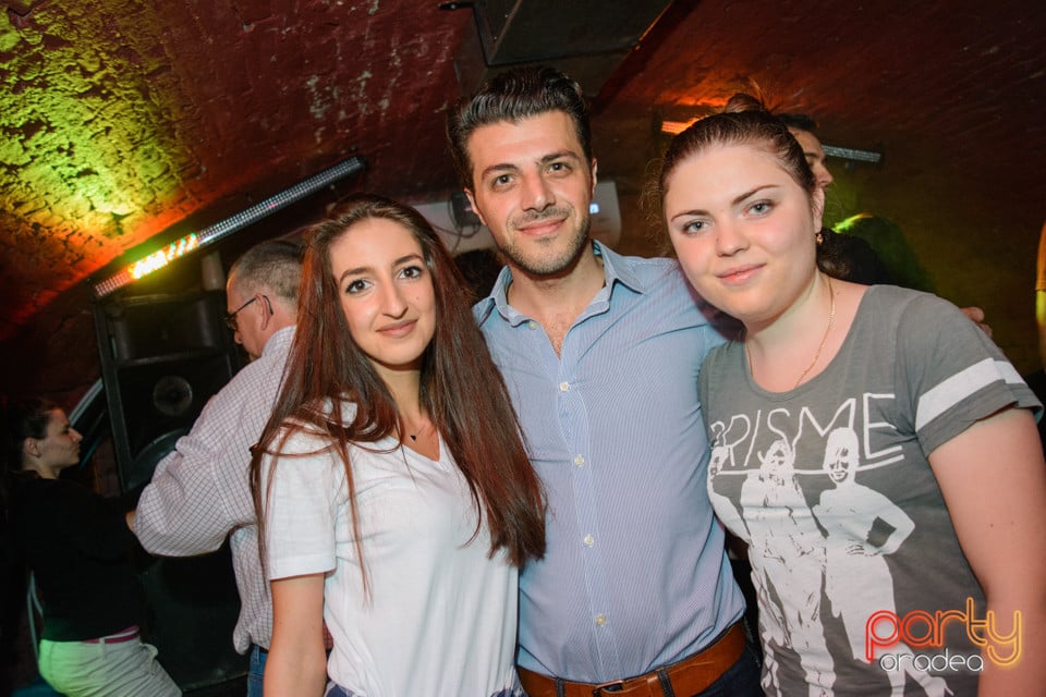 Student Party, Gekko