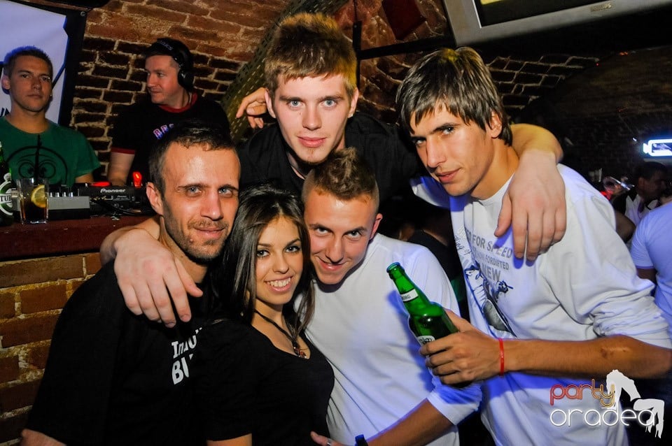 Student's Party în Club Escape, 