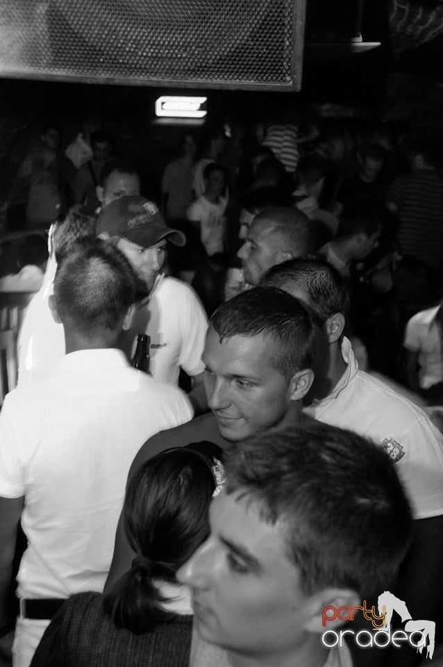 Student's Party în Club Escape, 